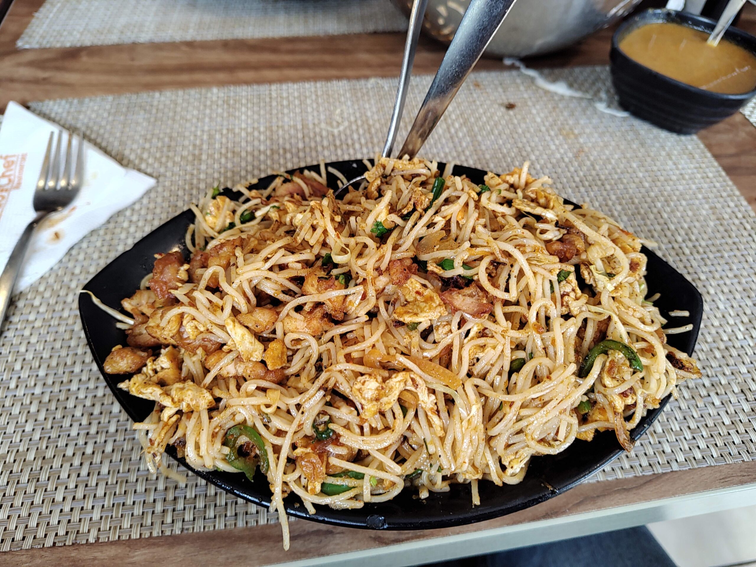 Chicken Schezwan noodles